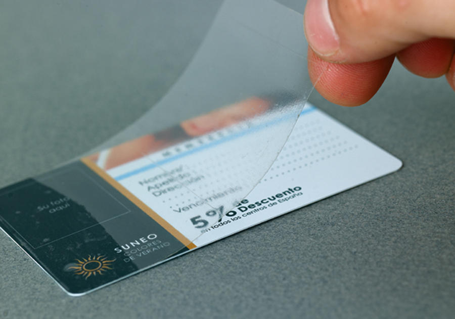 Cartes pvc personnalis&eacute;es recto verso avec rabats - Promociel