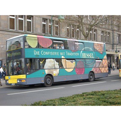 Detail vitre bus adhesif microperfore showing perforations vision interieure preserved passengers