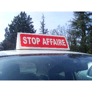 Panneau de toit magnétique triangle stop affaire