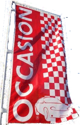 Kit mat et drapeau occasion éco rouge à damiers 5.5 m - Promociel